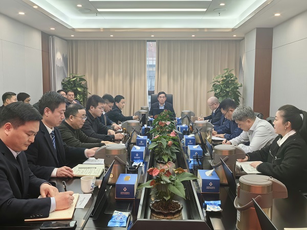 王思軍在省城市更新等三家公司重點(diǎn)工作推進(jìn)會(huì)上強(qiáng)調(diào)要以新作風(fēng)、新?lián)?dāng)，實(shí)現(xiàn)新發(fā)展